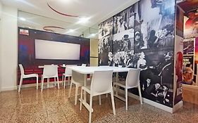 Red Carpet Rooms